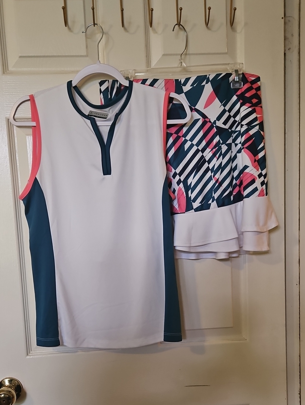 PGA Tour Sleeveless Athletic Top and Skort Set in White, Navy, Green & Pink
